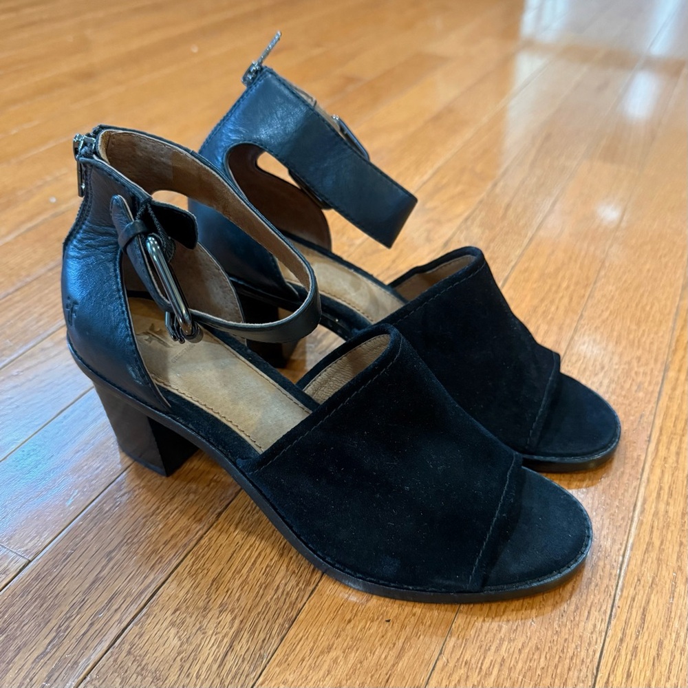 Frye Brielle Black Suede Sandals Heels Womens 8 Ankle Strap Open Toe Zip Back